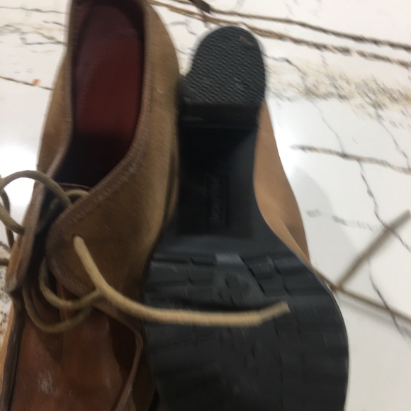 SOLD light wear heeled shoe leather and suede - Picture 3 of 3